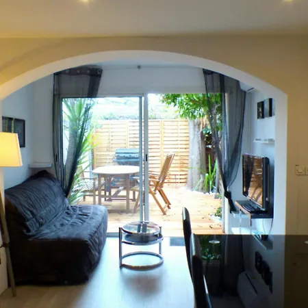 Beautiful House With Shared Pool And Terrace *
